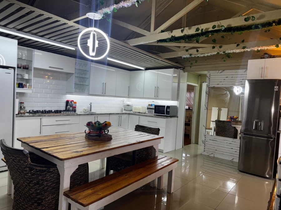 3 Bedroom Property for Sale in Wavecrest Eastern Cape